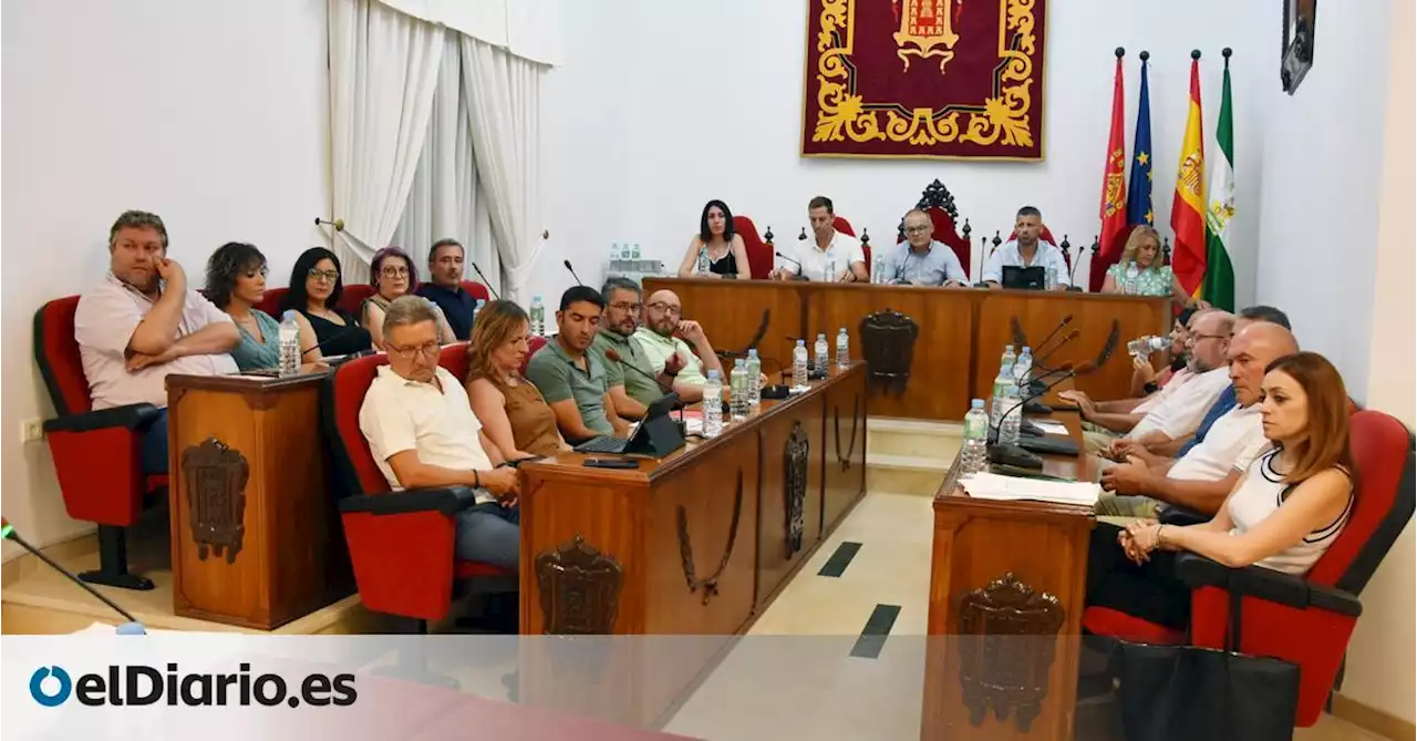 El PP de Baza ve 'ridículo' establecer 'líneas rojas' con el concejal de Vox conocido por sus comentarios machistas