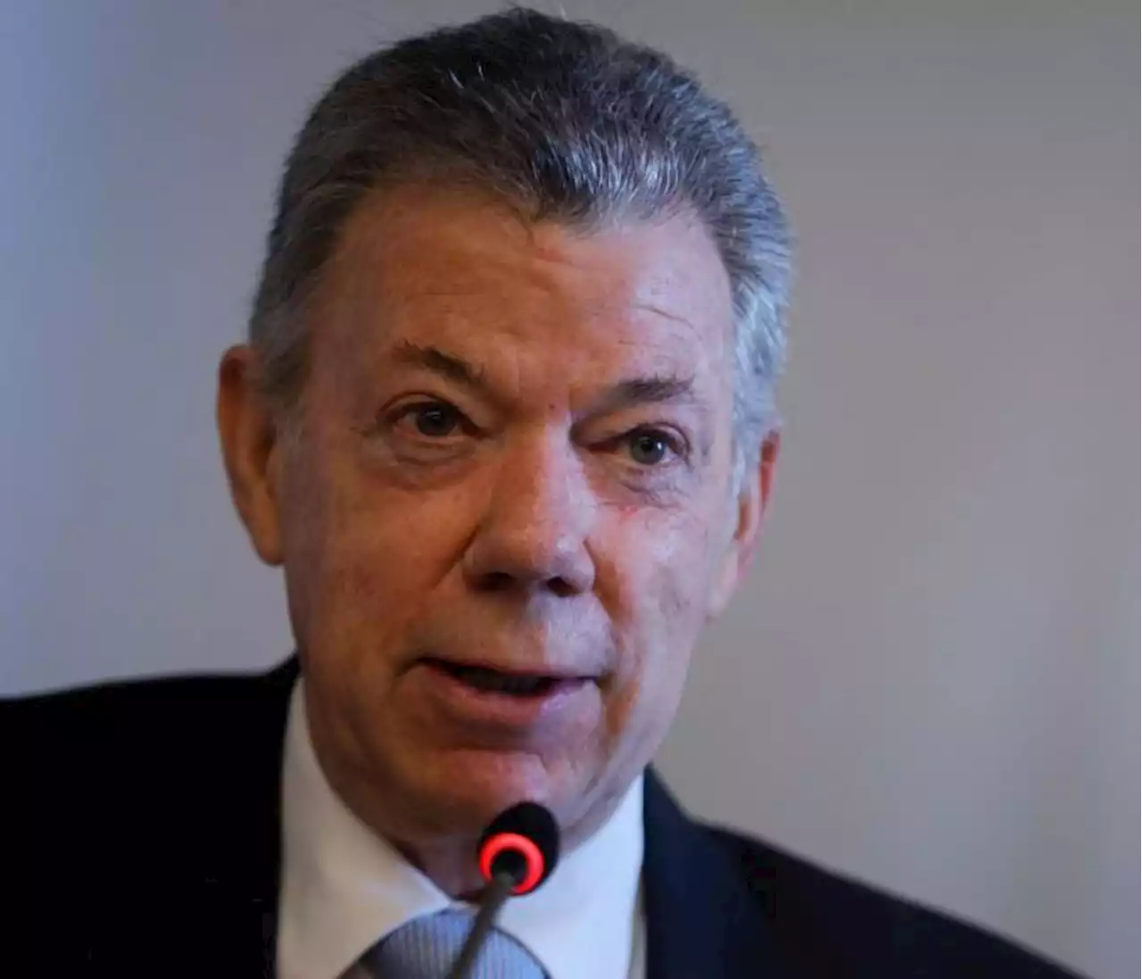 Santos sobre presuntos sobornos: “demostraré que es una calumnia temeraria”