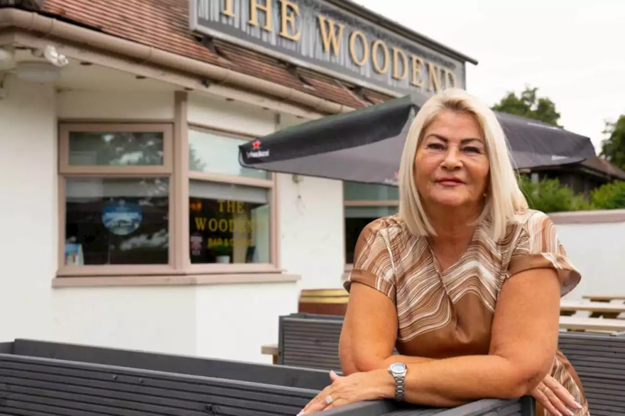 Much-loved publican celebrates retirement after 50 years in Glasgow's pubs