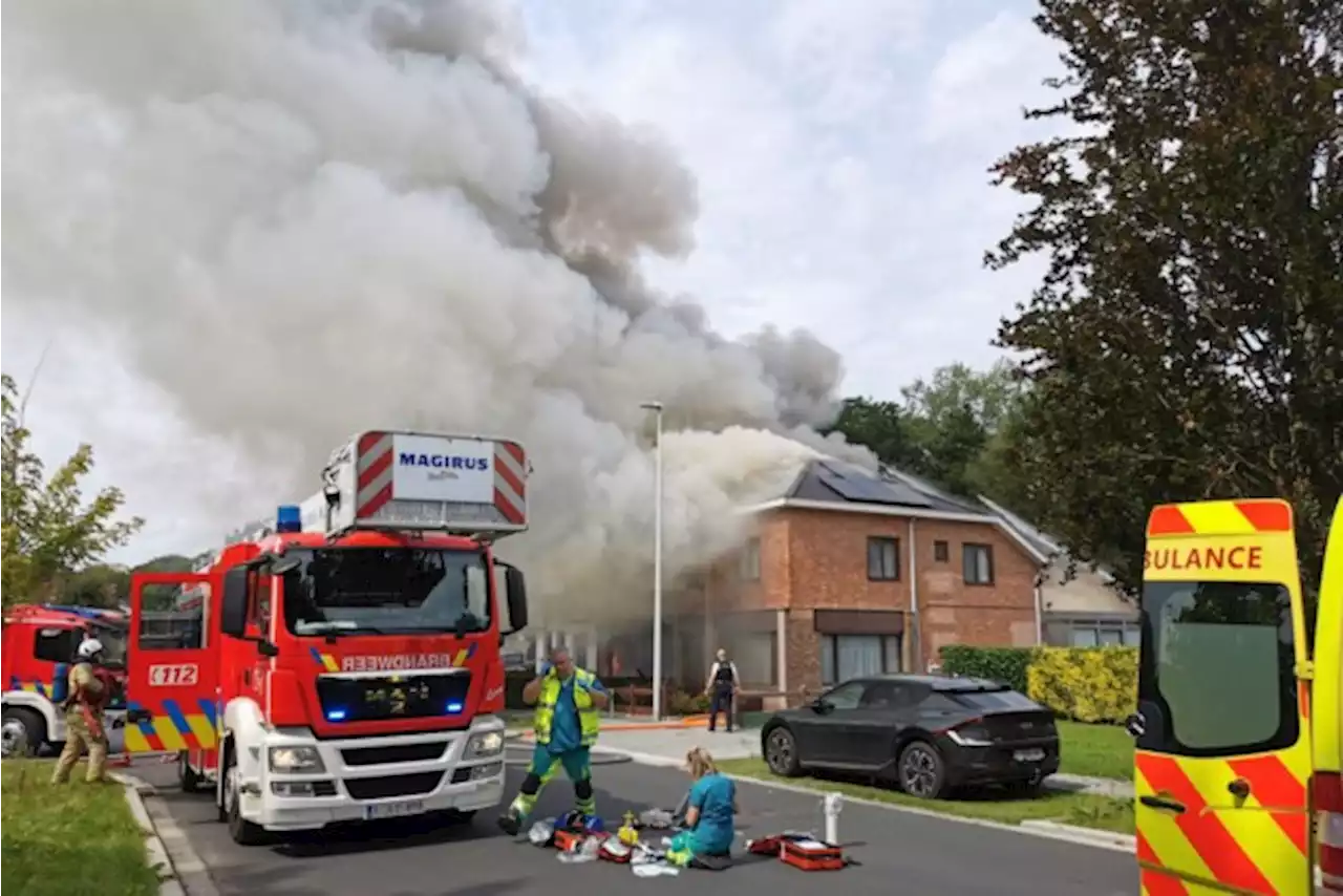 87-jarige vrouw in levensgevaar na gasexplosie in woning: rookpluim tot kilometers ver te zien