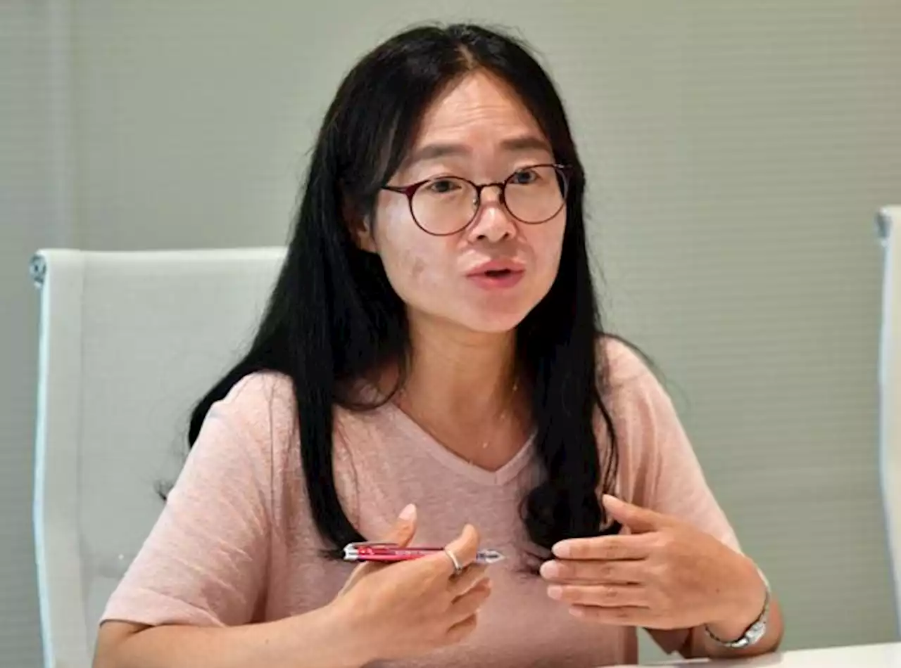 '왜 애를 포기하냐' 다그칠 바엔... 차라리 '무책임한 생부'에게 양육비 거두자