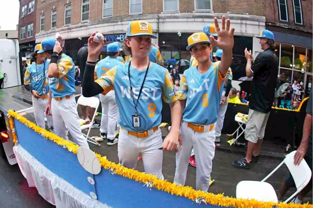 El Segundo All Stars enjoy Williamsport parade, get ready for World Series