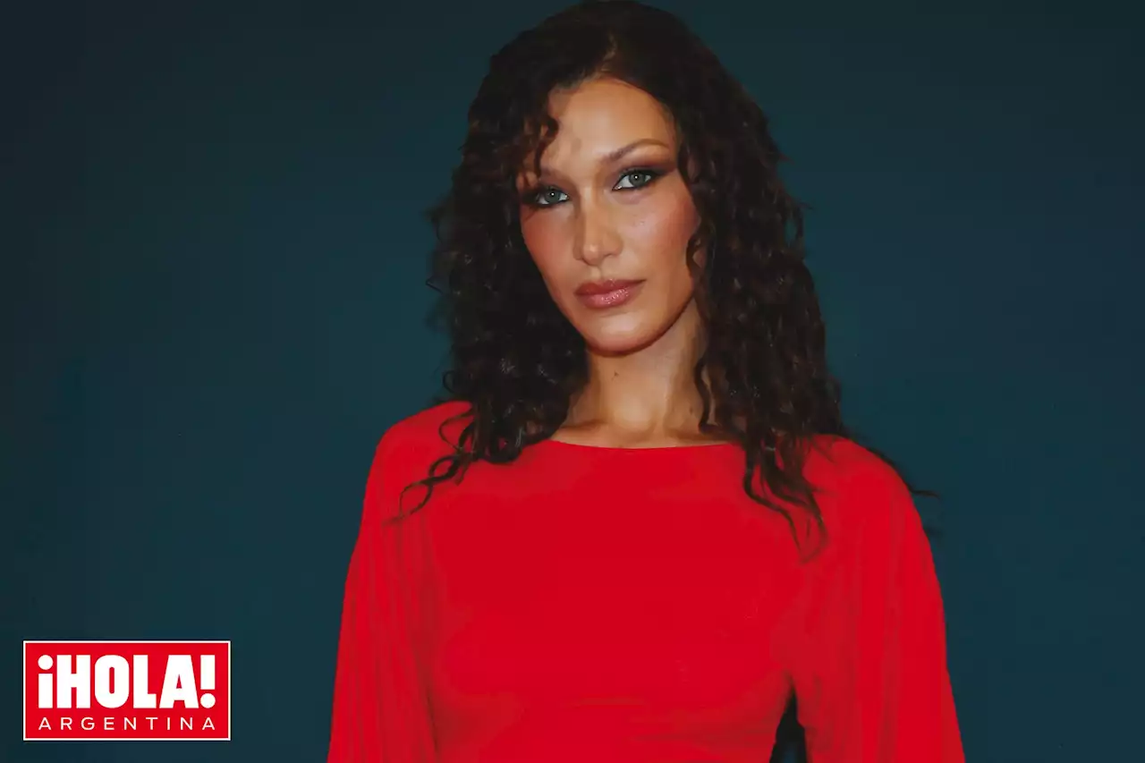 Bella Hadid. La modelo comparte las duras imágenes de su estado de salud, pero afirma: “Soy quien soy gracias a todo eso”