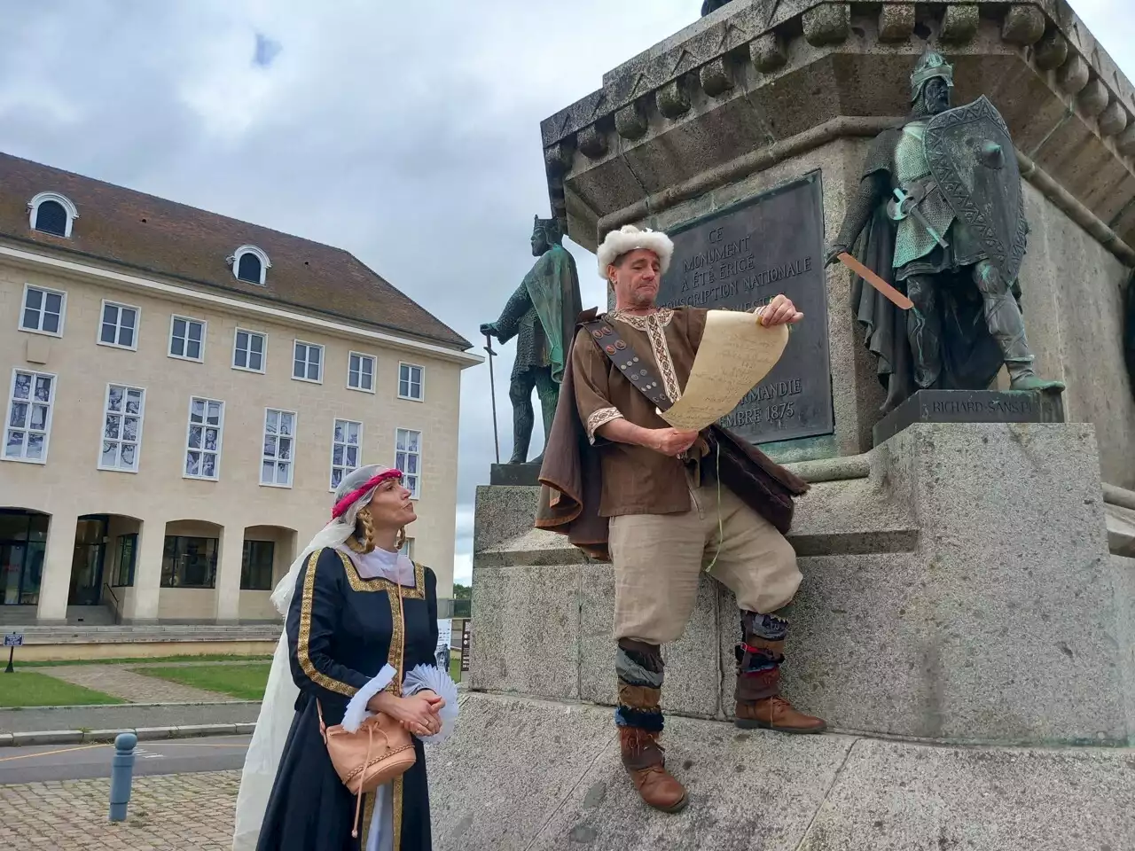 Des balades théâtralisées sur l'histoire de Guillaume Le Conquérant proposées à Falaise