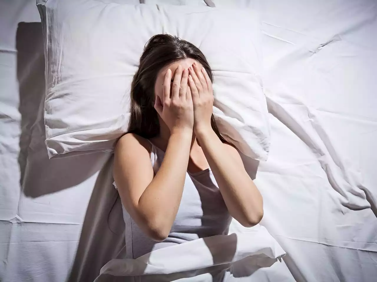 Insomnia partially explains link between psychotic‑like experiences, suicidal ideation