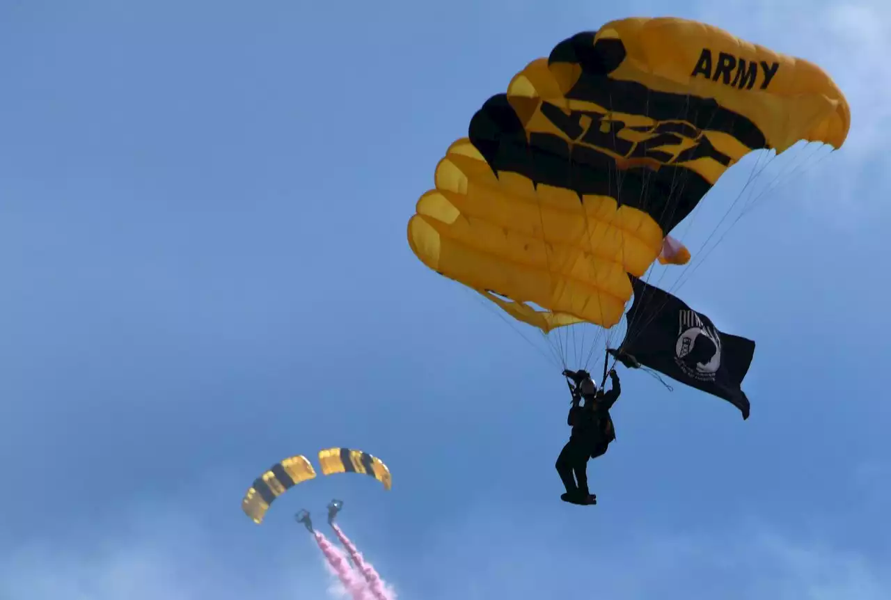 See gravity-defying maneuvers, large crowds as Atlantic City Airshow returns (PHOTOS)