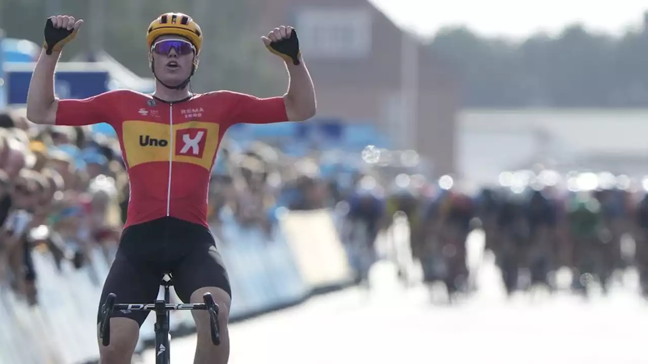 Jakobsen wint sprint bij rentree, maar bloemen zijn voor ontsnapte Wærenskjold