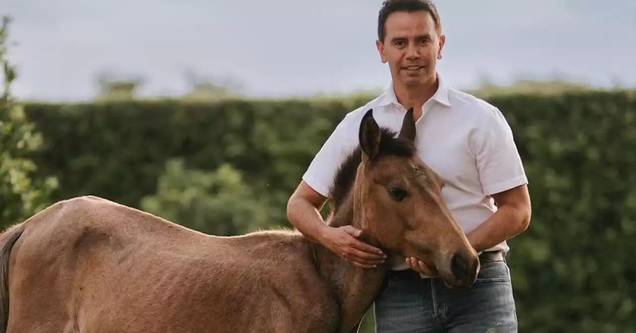 “Me da rabia con los ricos”, Jhonny Rivera contó sus anécdotas al recoger gente en las carreteras