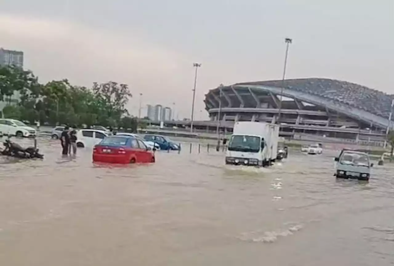 Shah Alam flash floods: Internet users share images, videos of aftermath