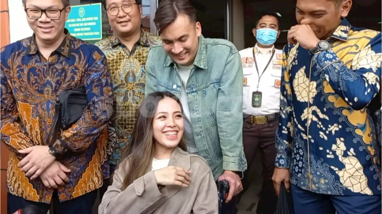 Di Depan Wartawan dan Pengacara, Rendy Kjaernett Ucapkan Kata Manis untuk Lady Nayoan yang Lagi Ultah