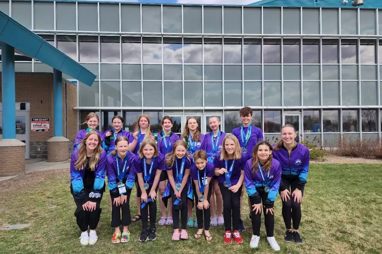 Thunder Bay Artistic Swimming Club celebrates success at Canadian Prairie Championships