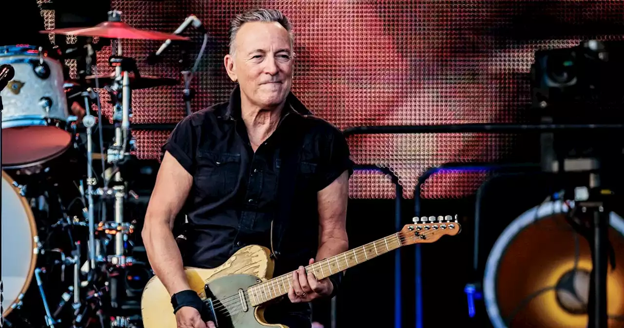 Bruce Springsteen postpones a couple of concerts due to illness