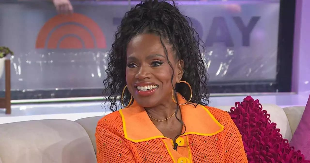 Sheryl Lee Ralph shares life advice, surprises deserving teacher