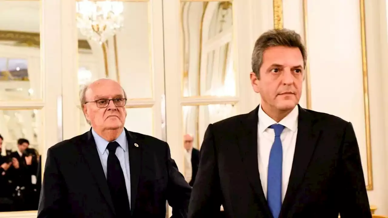 La primera reacción del Gobierno tras devaluar el peso: “Había un pedido del FMI, lo conocemos todos”