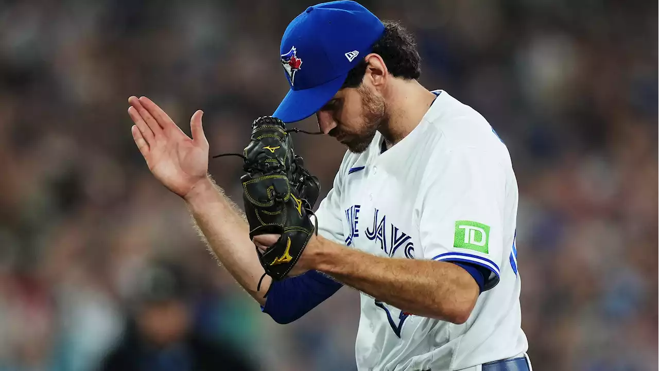 Cavan Biggio's HBP lifts Blue Jays over Phillies; Jordan Romano earns 29th save in return