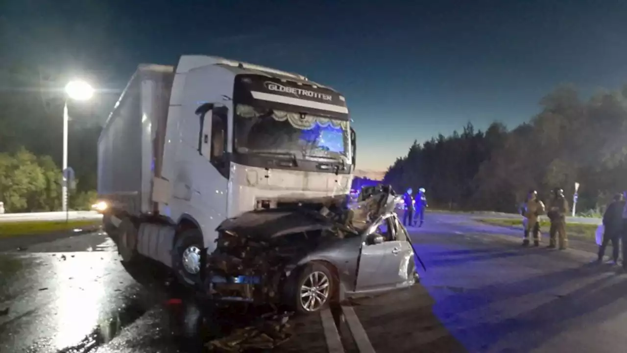 Многодетная семья попала в смертельную аварию в Тюменской области