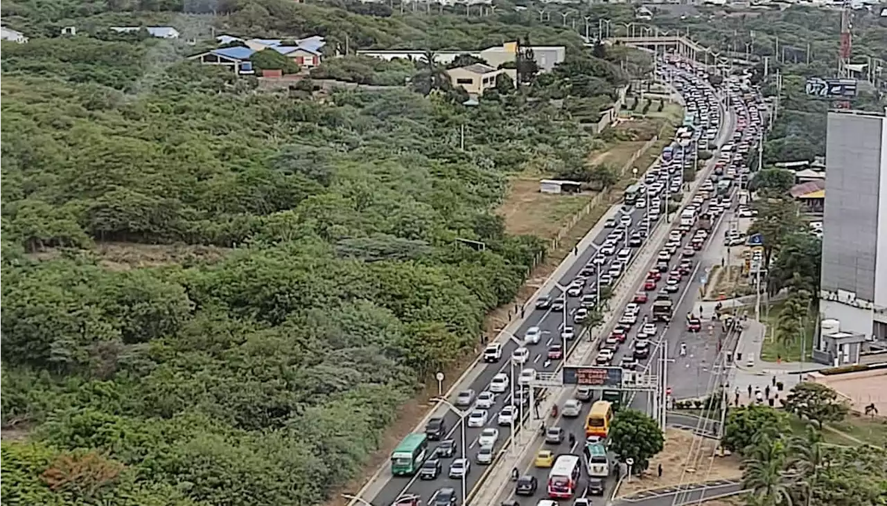 El monumental trancón en la Vía al Mar, tras regreso de estudiantes a los colegios