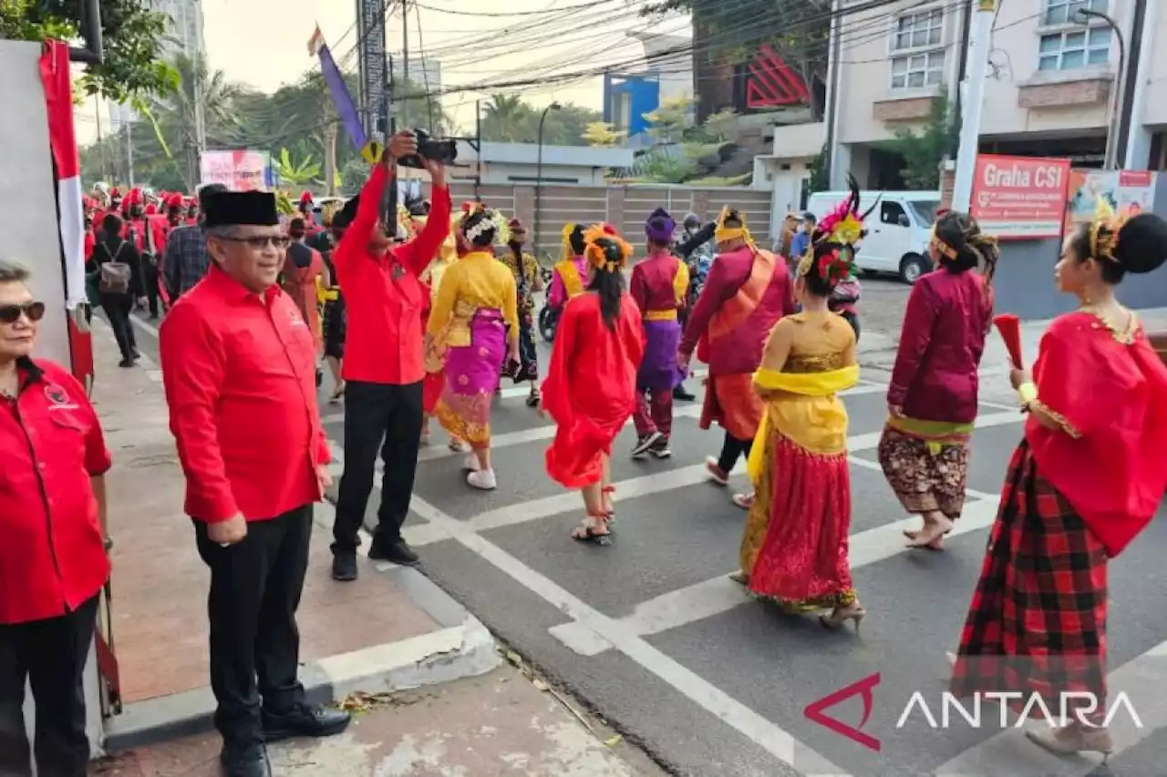 DPP PDIP gelar kirab dan upacara penaikan bendera merah putih