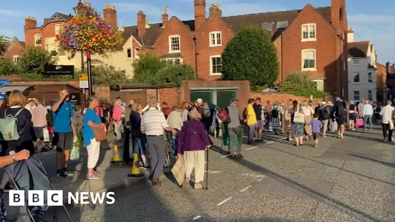 Shrewsbury Flower Show: Apology to traders stranded after bomb hoax