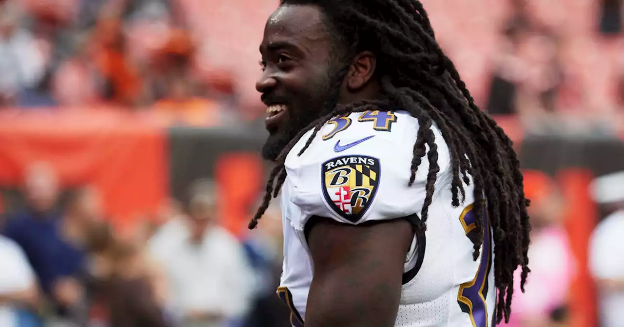 Alex Collins, former Seahawks and Ravens running back, dies at age 28