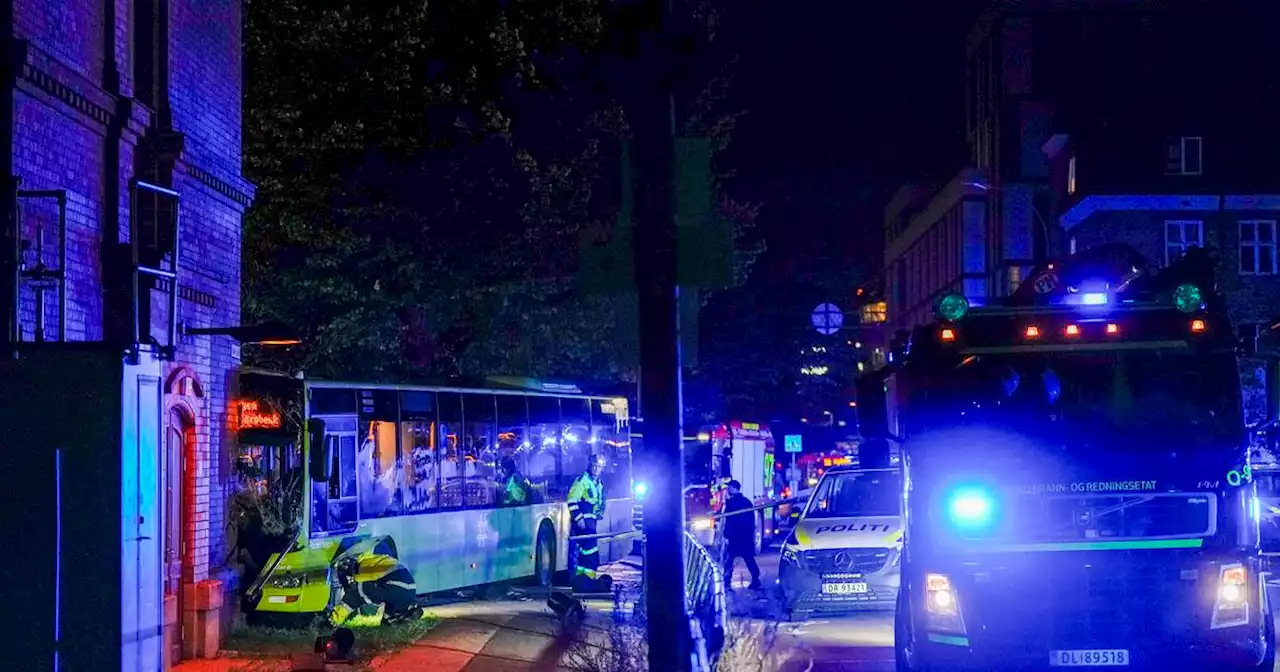 Flere enn ti skadd i bussulykken i Oslo