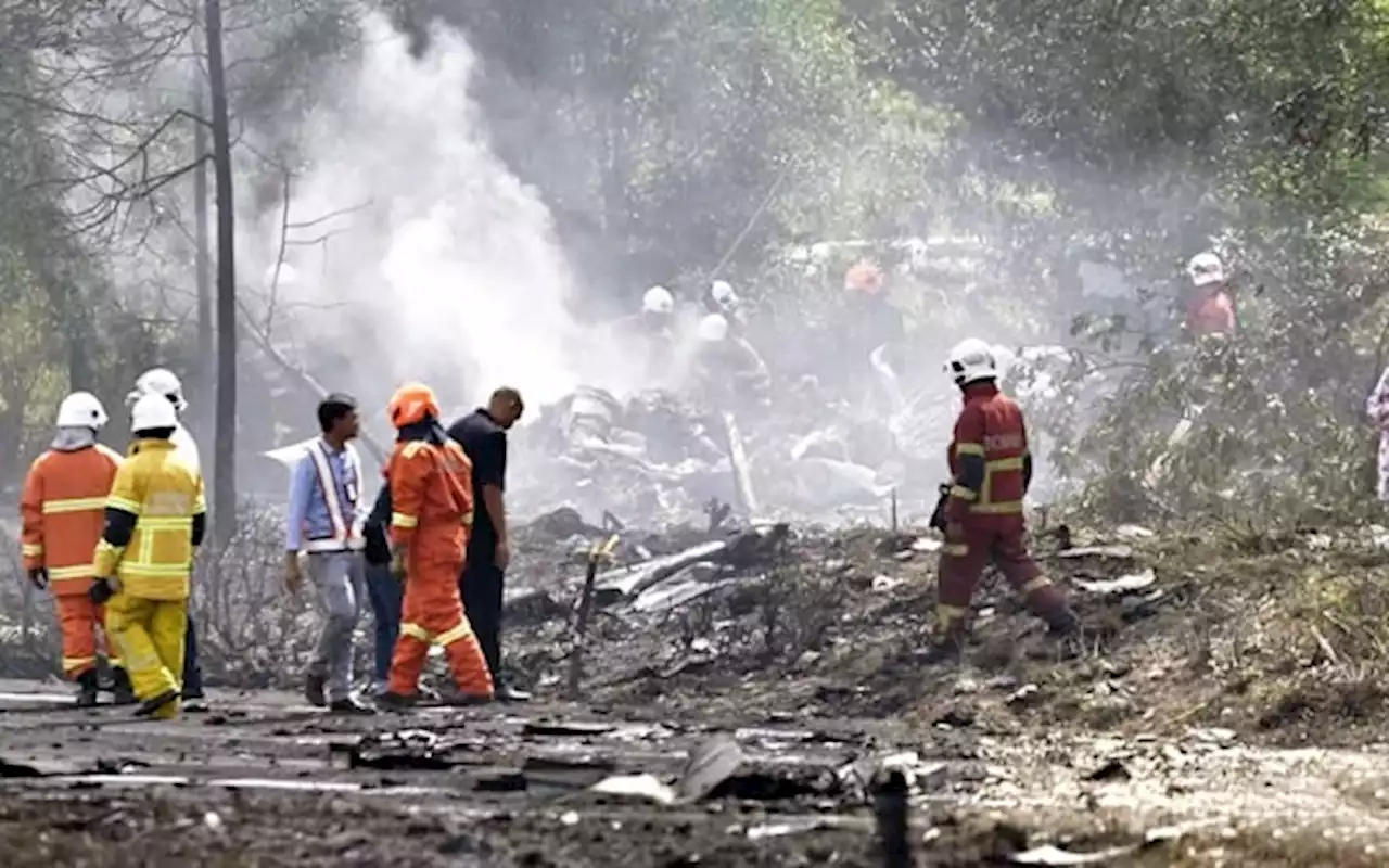 Eight onboard plane that crashed in Shah Alam. Their conditions unknown.