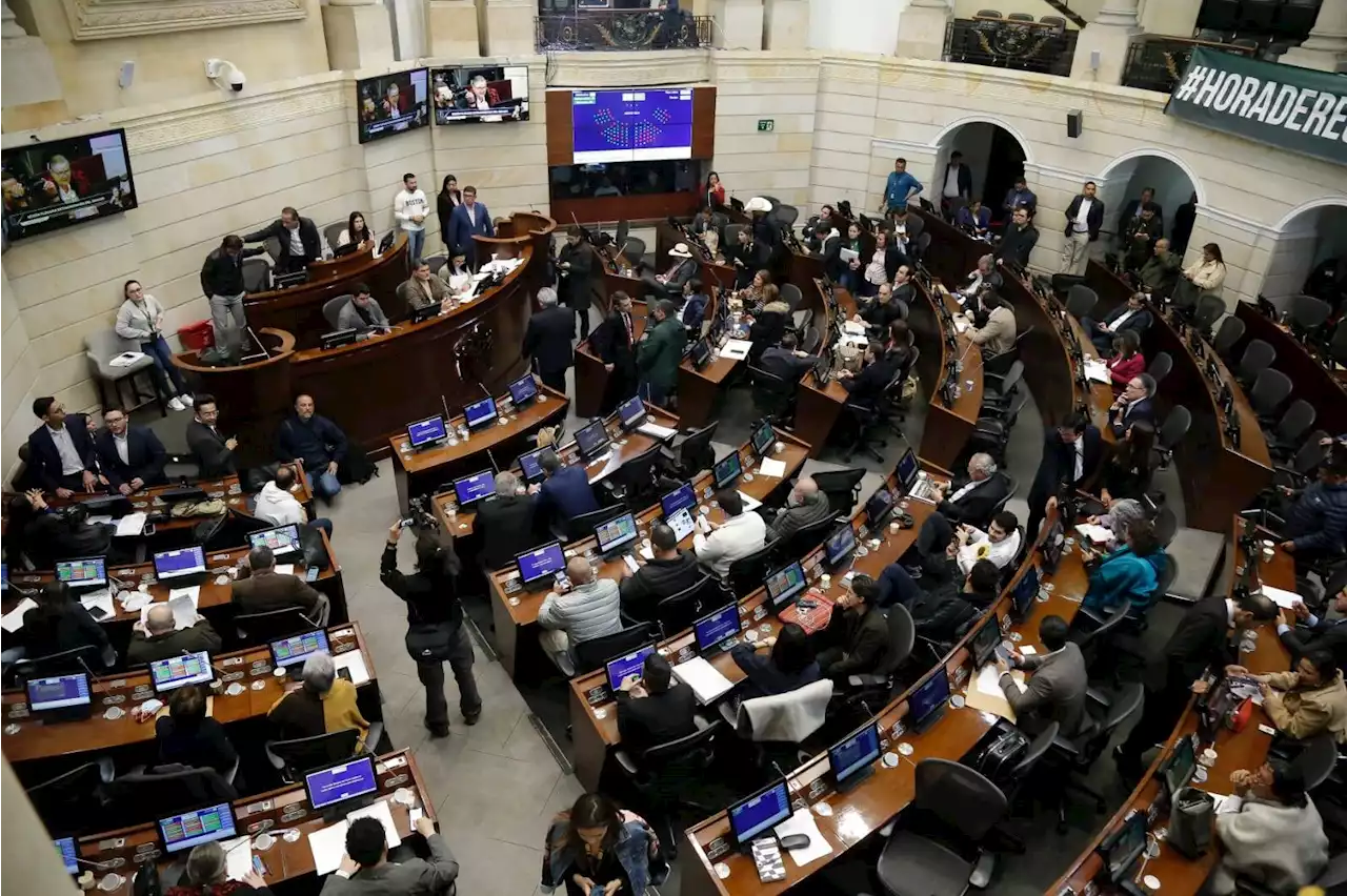 Lento avance en proyecto de reducción salario de congresistas: aprueban ponencia