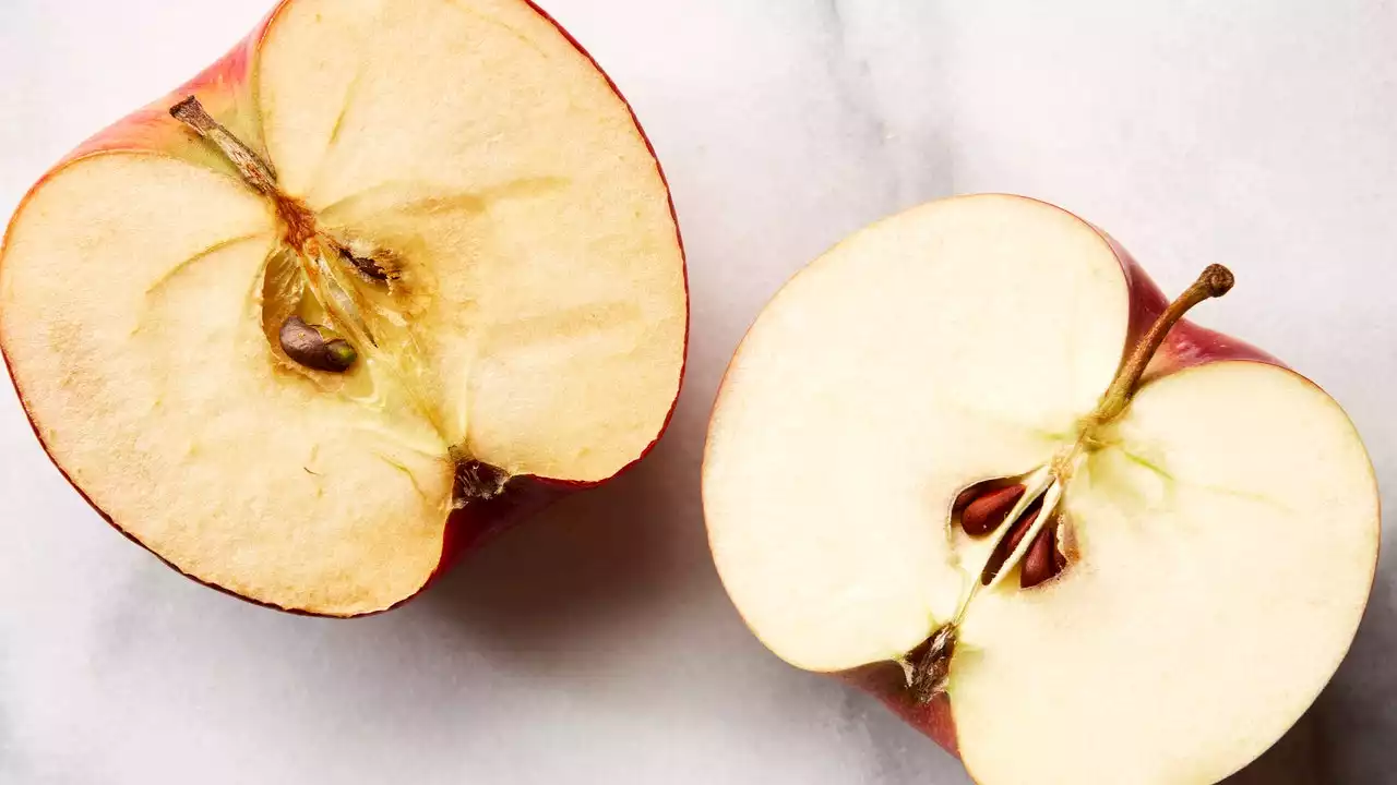 6 Easy Ways to Keep Apples From Turning Brown