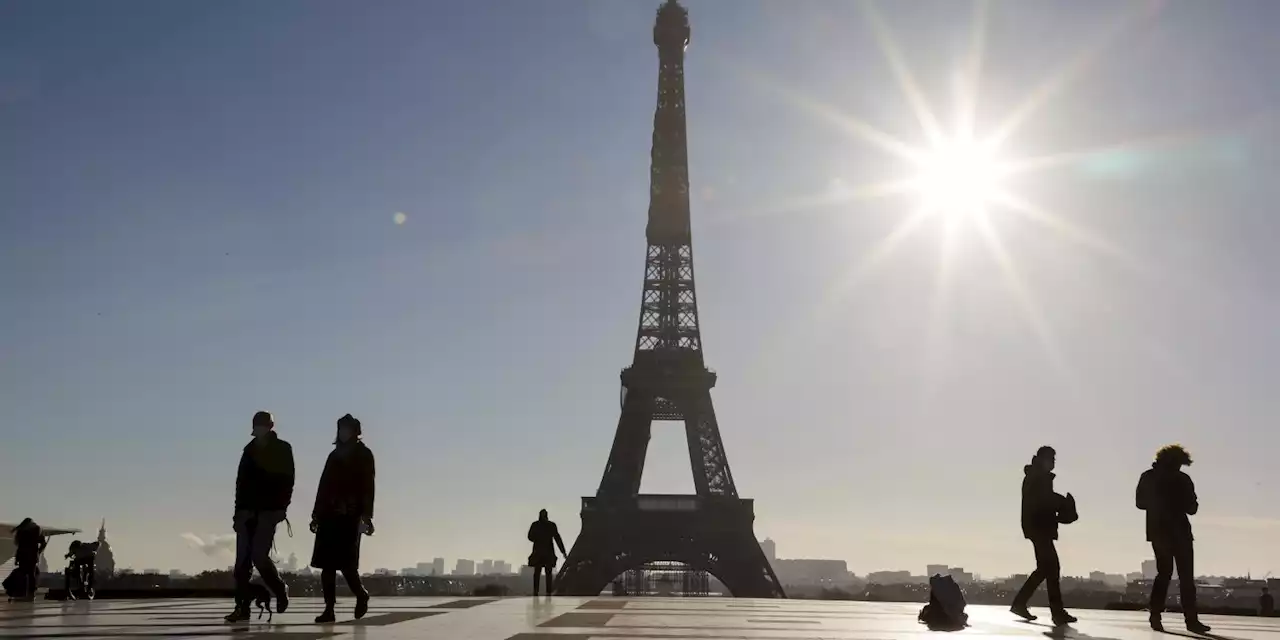 Il saute en parachute de la Tour Eiffel avant d'être interpellé