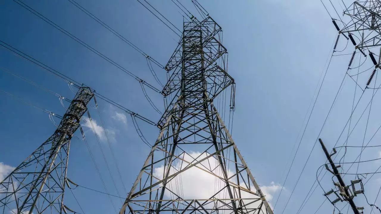 ERCOT asks Texans to voluntarily reduce electric use due to high demand