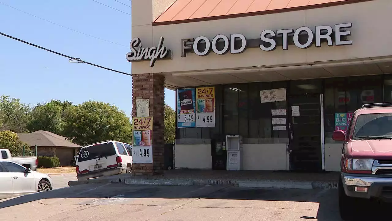 Trackdown: Help find suspects who robbed Fort Worth convenience store twice in a week