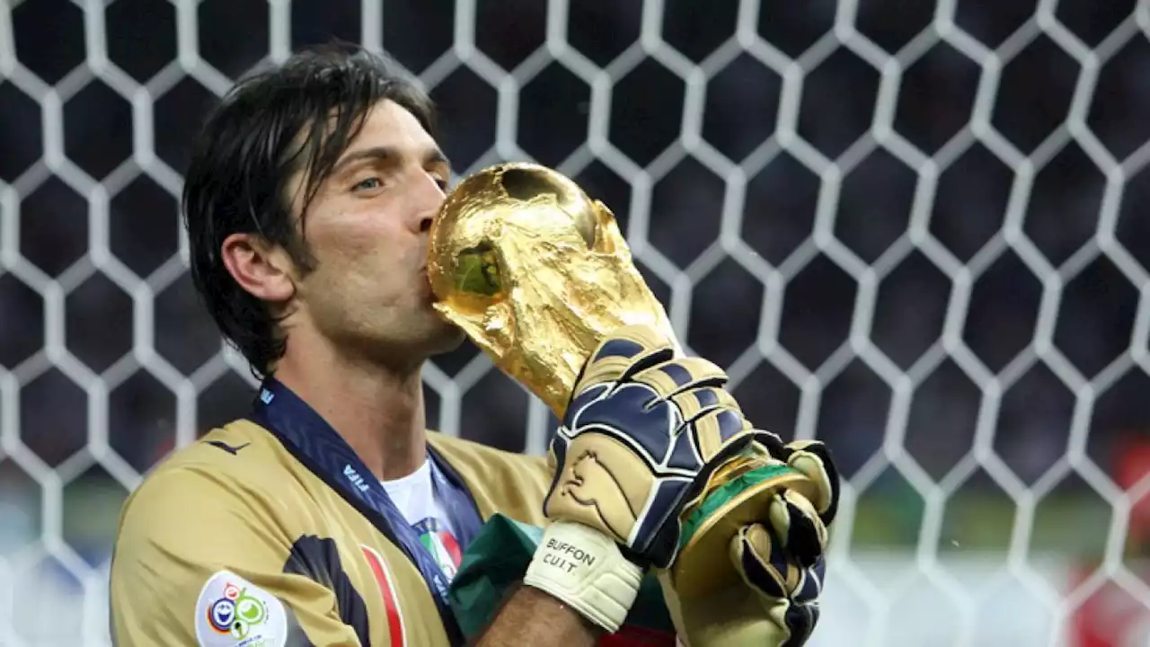 Da Materazzi a Pirlo e Totti: gli eroi del 2006 omaggiano Buffon