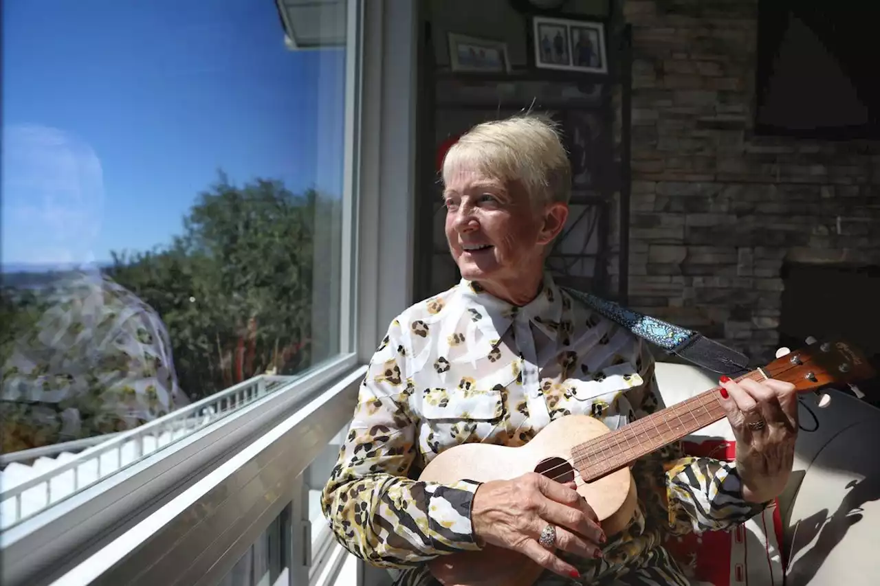 Why this former financial planner retired early and learned to play the ukulele