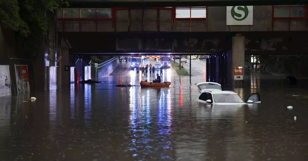 Nürnberg: Keller und Unterführungen unter Wasser