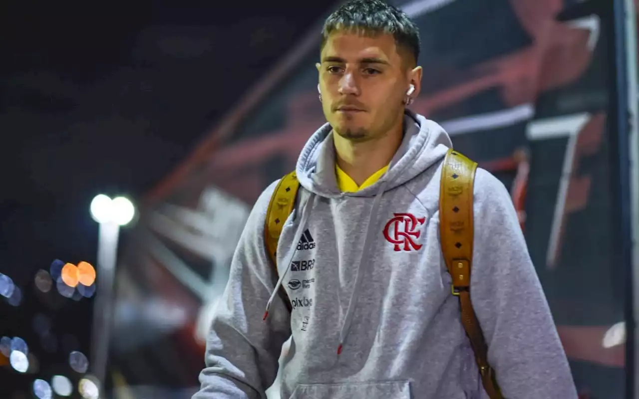 Flamengo x Grêmio: Varela se machuca e precisa ser substituído ainda no primeiro tempo | Flamengo