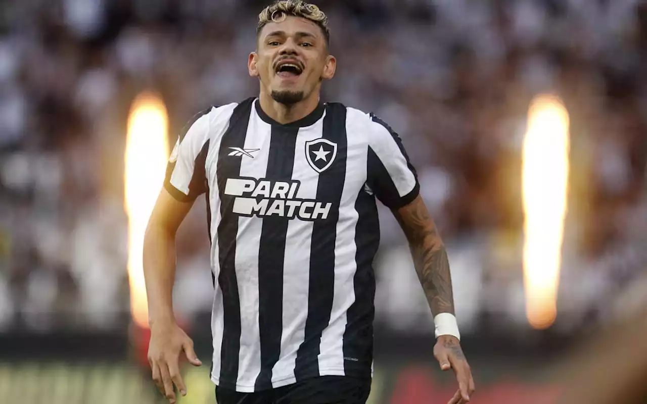 Formador e amigo pessoal de Tiquinho revela que artilheiro seria convocado para a Seleção: 'Contusão impediu' | Botafogo