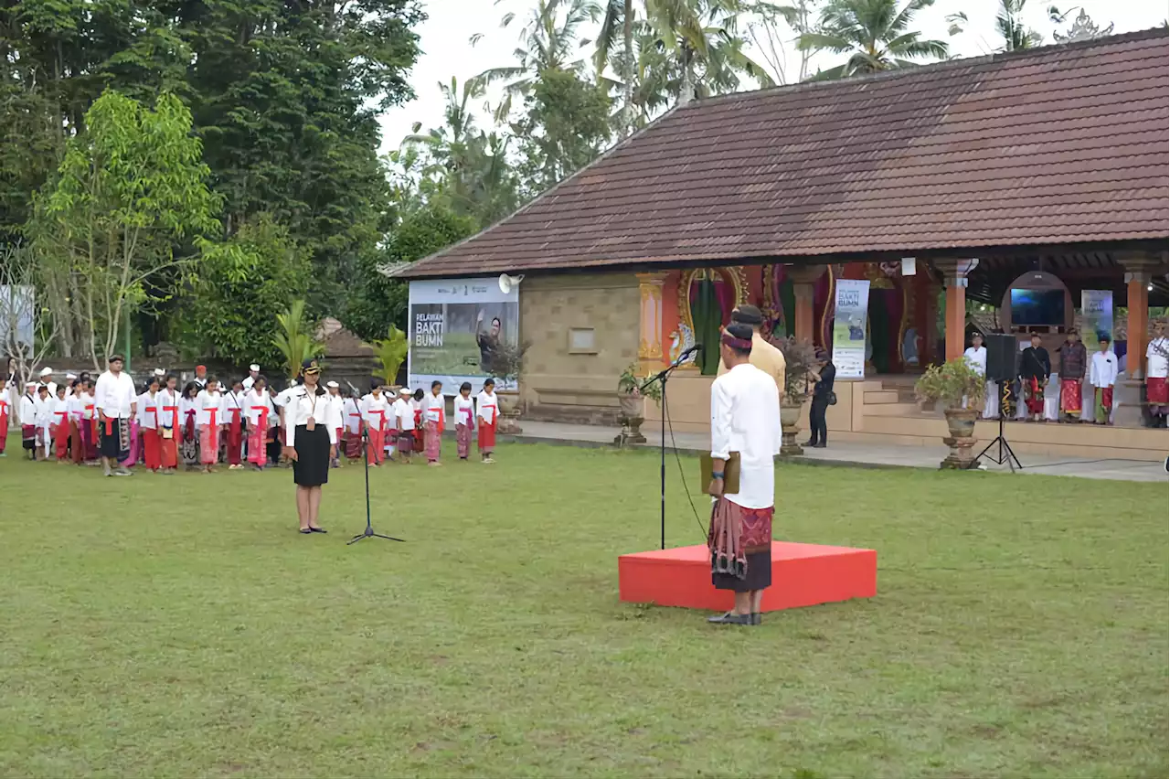 HUT ke-78 RI, Relawan Bakti BUMN Upacara di Desa Penglipuran Bali