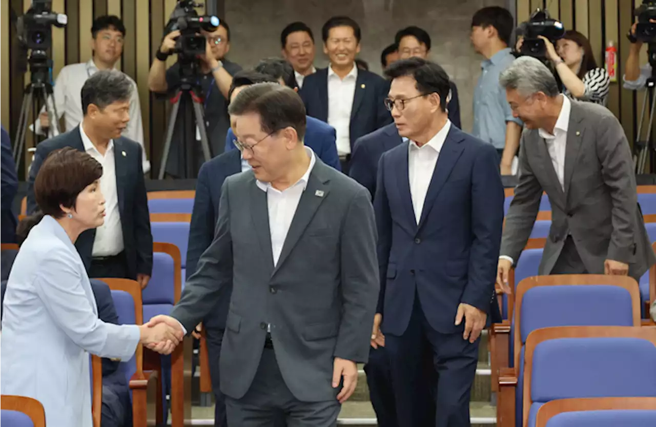 [속보]이재명, ‘백현동 의혹’ 검찰 출석…“영장심사 제 발로 출석하겠다”