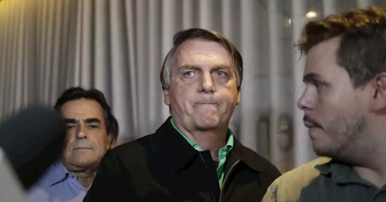 Acusan a Bolsonaro por vender joyas que le regalaron como presidente y podría ir preso