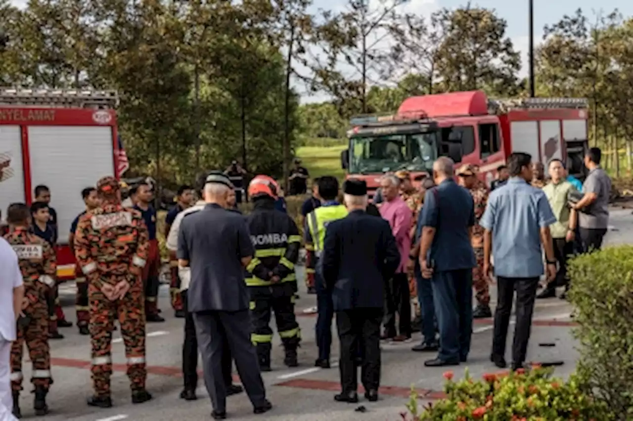 Agong arrives at scene of Bandar Elmina private jet crash