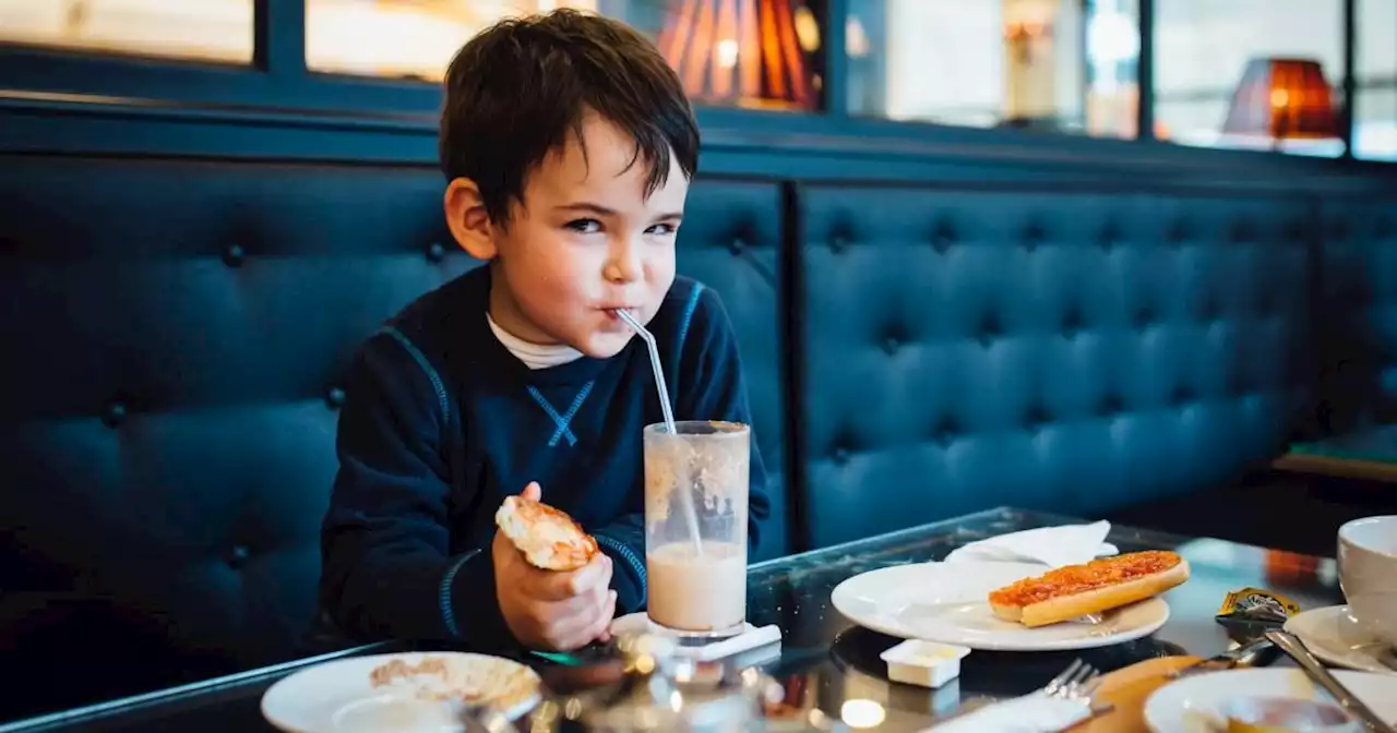 Mum chastised for leaving five-year-old alone in restaurant