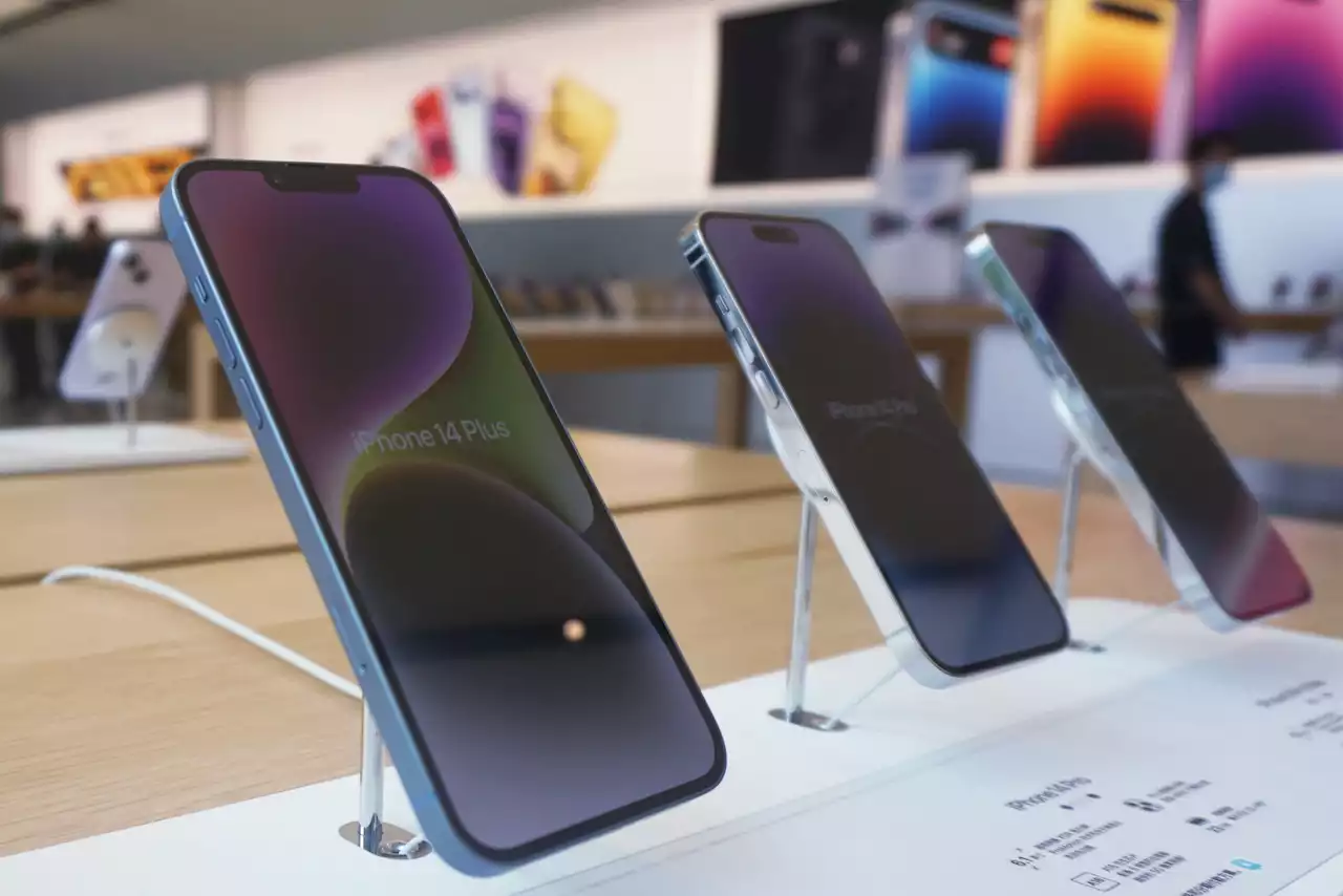 Global smartphone market to hit decade low in 2023 but Apple could take top spot, research shows