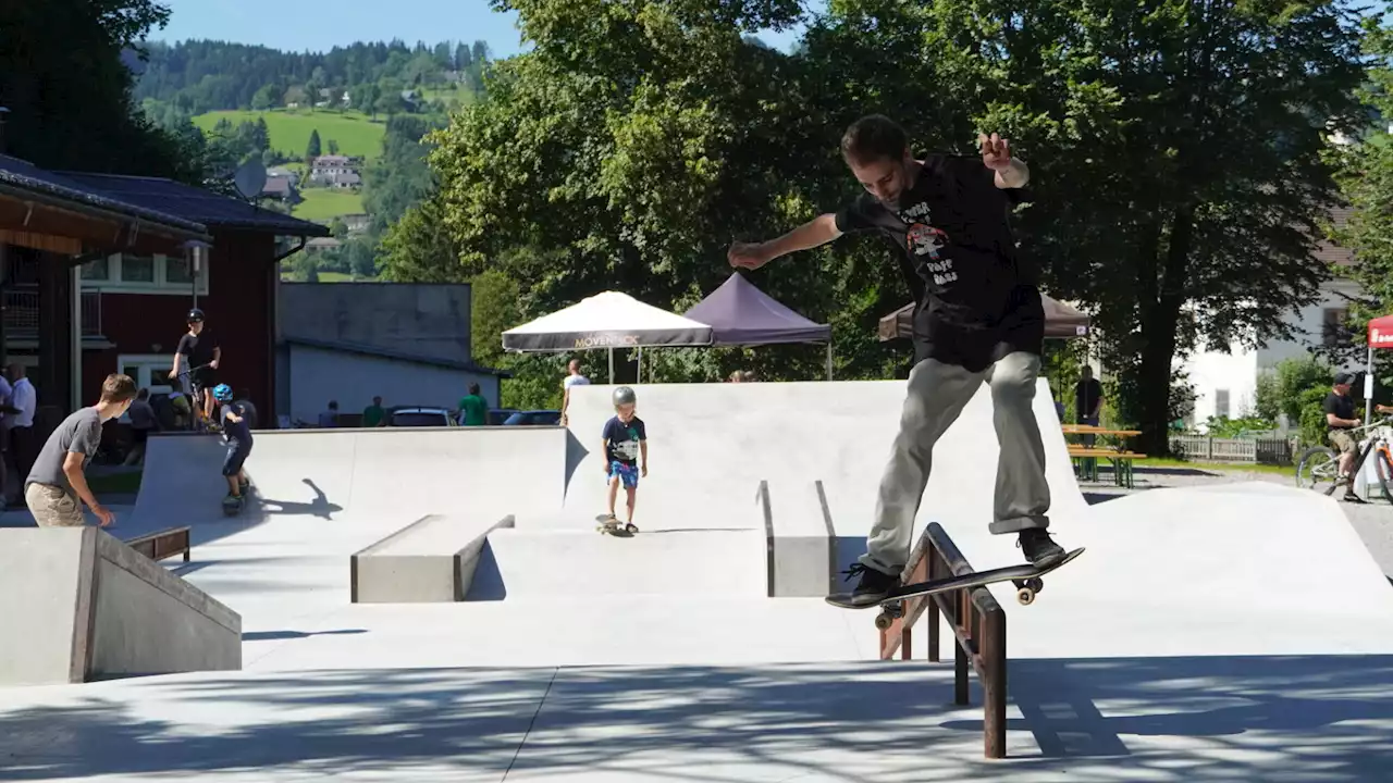 Ybbsitz eröffnete neuen Skatepark bei Trommelwirbel und Sonnenschein