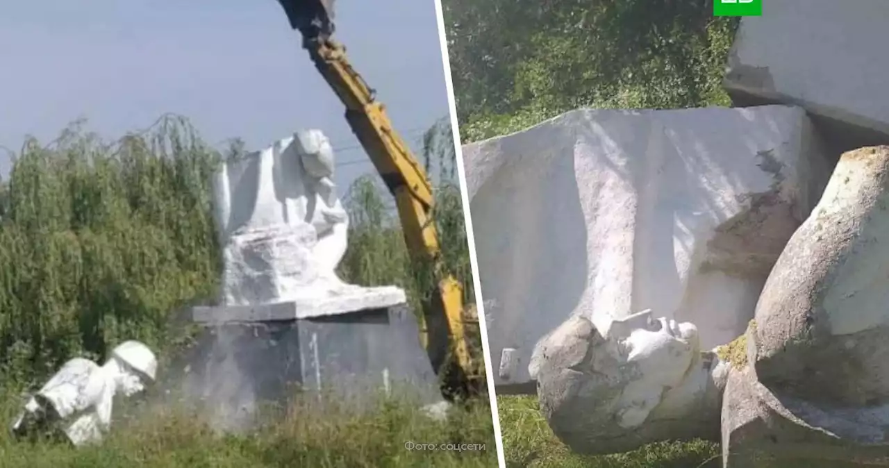 Во Львовской области снесли сразу два монумента советским воинам