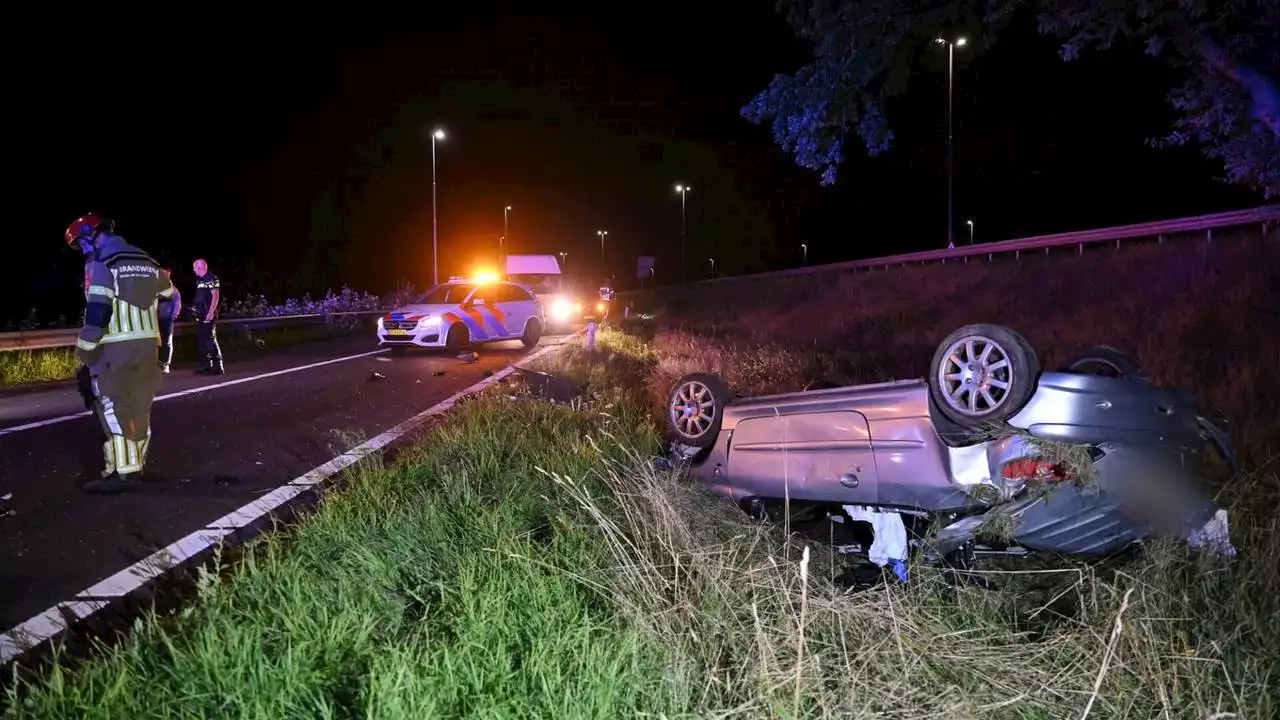 112-nieuws: auto crasht op A65 Berkel-Enschot • ramkraak in Someren