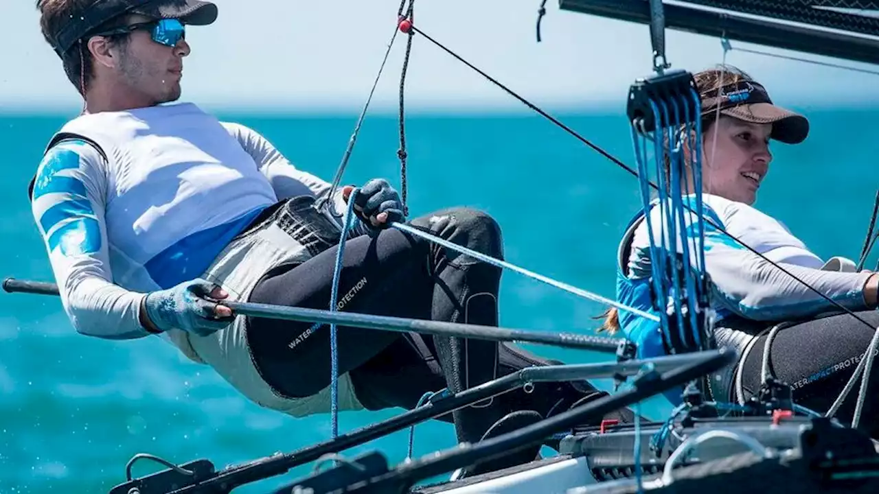 Juegos Olímpicos 2024: la dupla argentina Majdalani-Bosco clasificó en la clase Nacra 17 de vela