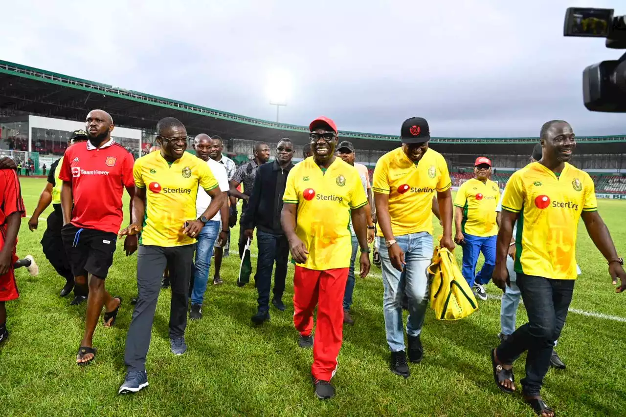 CAF Confederation Cup: Governor Obaseki gives 30 buses and 100 jerseys to fans