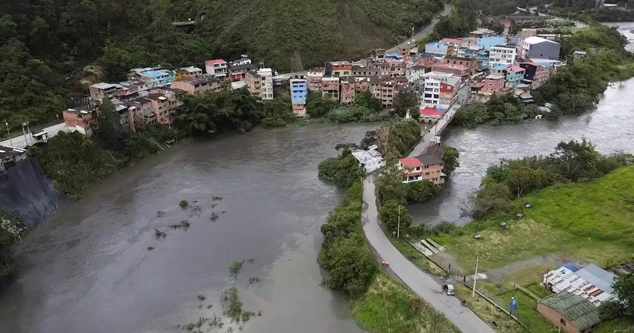 El Gobernador de Cundinamarca, Nicolás García, se pronunció y reveló vías cerradas y daños en municipios