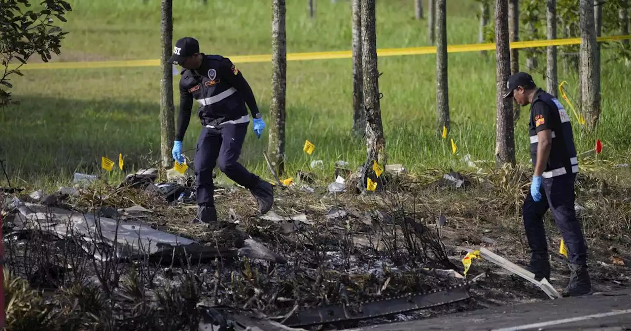 Kontrollturm beobachtete Rauch: Kleinflugzeug in Malaysia stürzt auf Schnellstraße