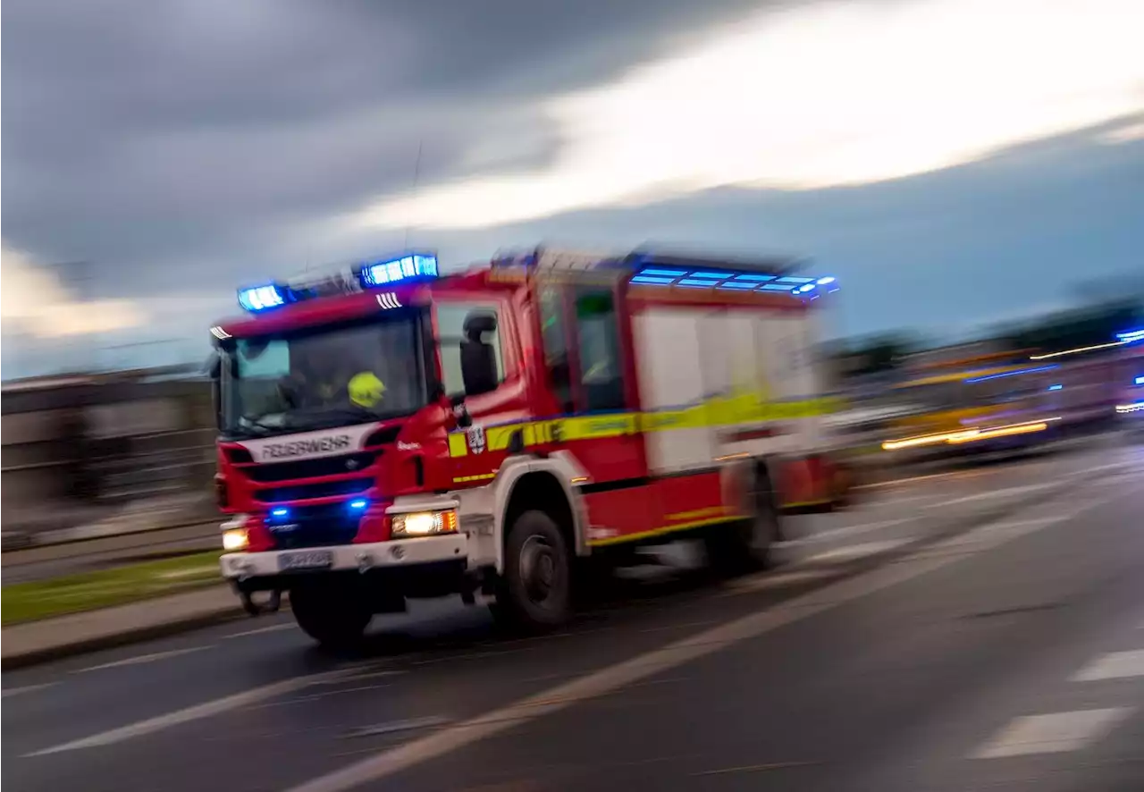 Feuerwehreinsatz in abgestelltem S-Bahn-Zug in Wedel